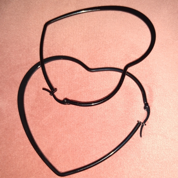 Minimalist Black Heart Shaped Hoops Large Hoop Earrings Big Goth Glam Hearts - Picture 4 of 7